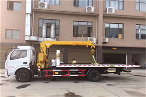 桃城附近汽车轮胎更换